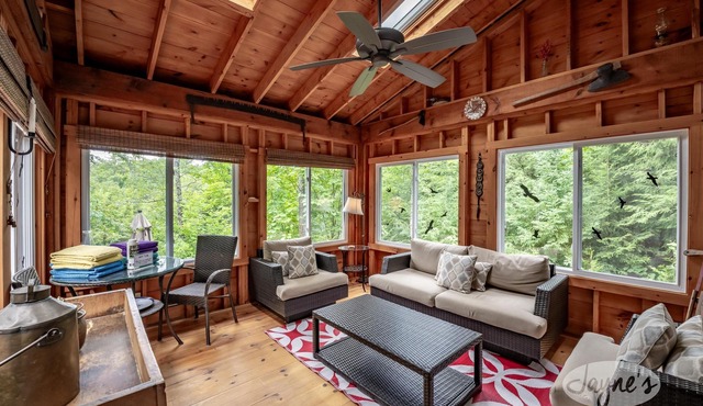 New Luxury! Family Perfect Getaway! Hot Tub! Sunset Views!