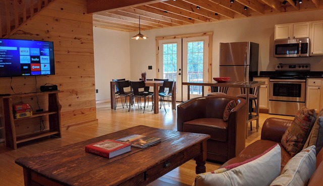 New Cabin,Be the First to Book! Private and Peaceful, 140 Acres, River trails!