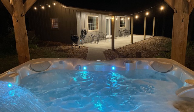 New cabin in the woods with private hot tub