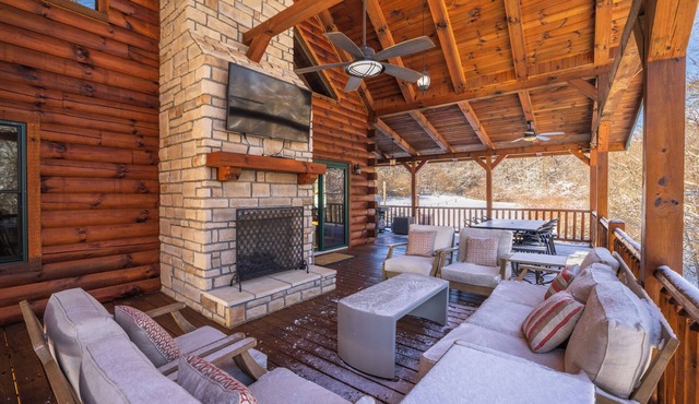 NEW! Cabin on 5 Acres! Pool & Hot Tub! Sleeps 16!