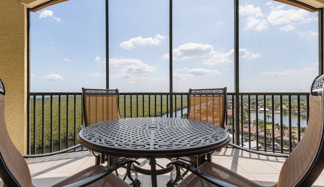 *NEW* Cape Harbour Penthouse 2bed/2bath Sunset Views