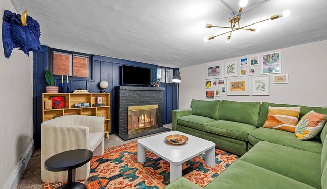 New! CapHill -Walk to Cheesman Park-Pet Friendly