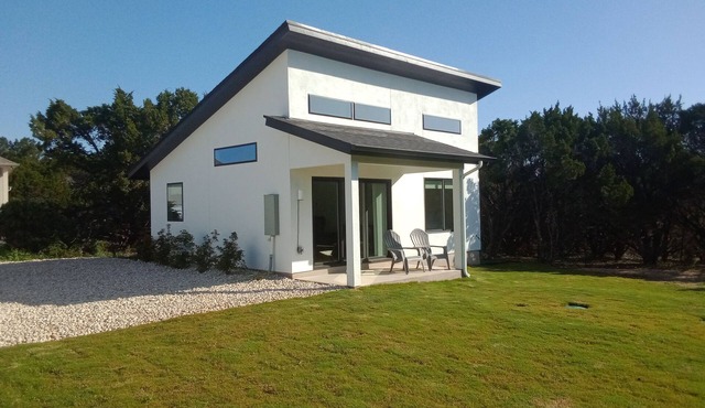 NEW Casita, Located in upscale neighborhood on large lot. Private, safe, luxury.