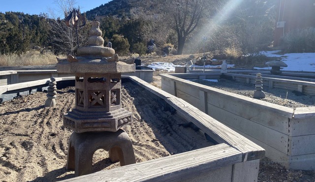 NEW! Casita Roja Nestled in the Santa Fe Hills |15 min to Plaza - Dog ok!