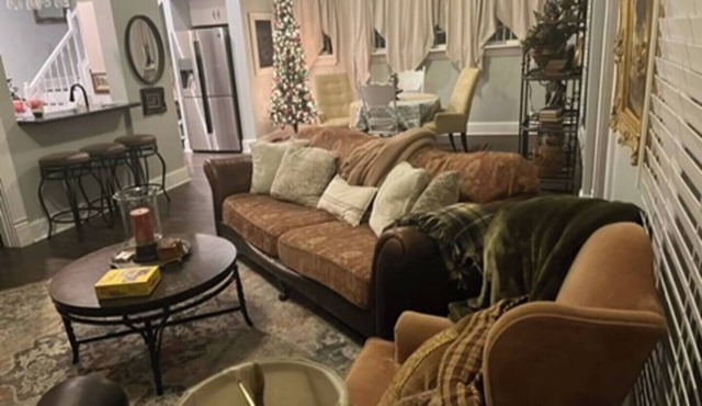 New Castle IN Hotel Alternative: 3BR House Free Parking, early check-in and wifi