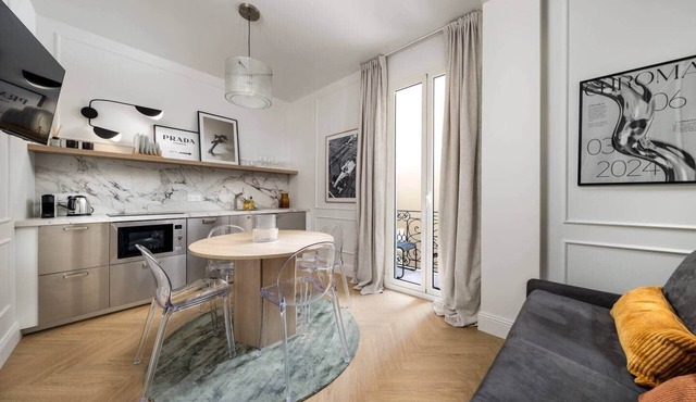 New Center Easy Access AC, Fiber Internet