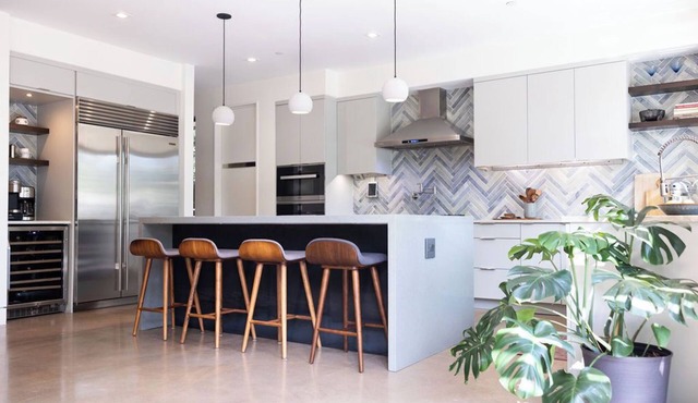 *NEW Central Austin | Sleeps 12 - WalkerVR Firefly
