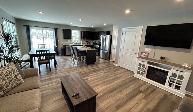 New, central spacious stadium townhome in West Seneca. Fully furnished, WiFi, AC