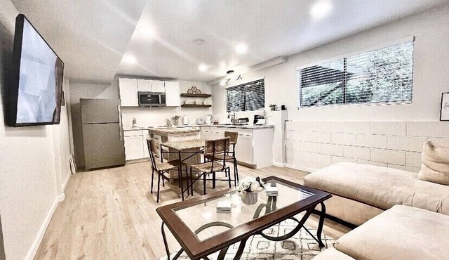 New, Centrally Located guest house with Modern Amenities and Private Hot Tub