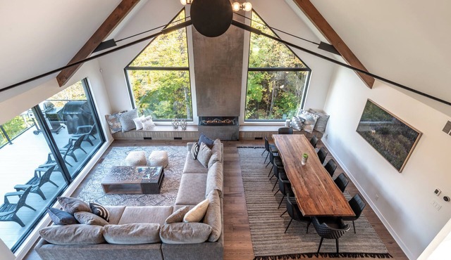 NEW! Chalet Arendelle | 5 Bedrooms | Private Hot Tub | Secluded Luxury Chalet