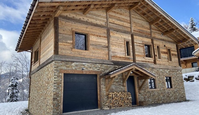 New Chalet for 10, Facing Mont Charvin, Parking Included