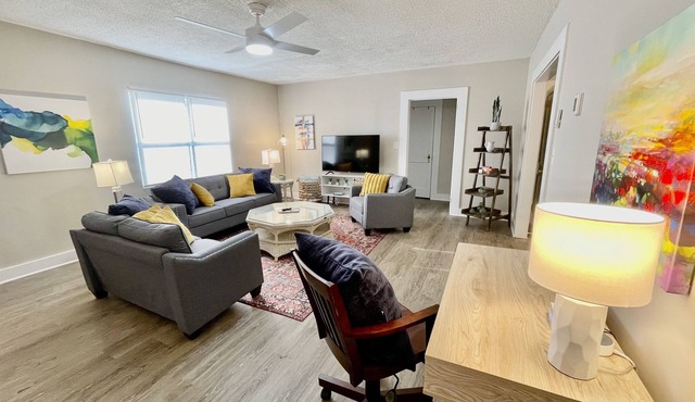 NEW Chalet Gris Duplex Downtown Clarkesville