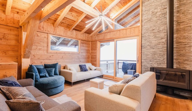 *NEW* Chalet La Ferme des Ours, 18 people with sauna, jacuzzi, home gym & cinema
