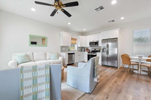 New Champion Cottage - 2BR Retreat Near Sportsplex