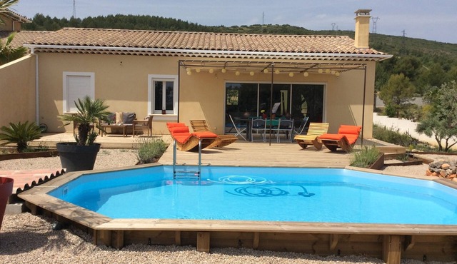 New charming villa with pool near Aix-en-Provence and Luberon