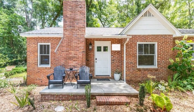 NEW! Charming 2-Bedroom House - 0.8 Mile Walk to Stadium and Midtown! n