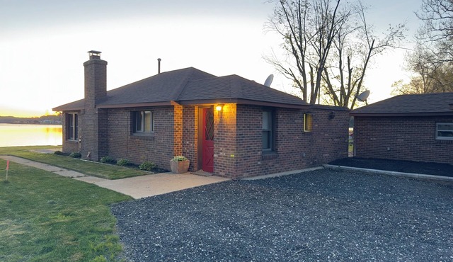 NEW Charming 3-bedroom cottage with Sandy Beach and Great Views