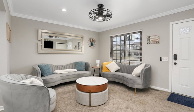 New-Charming 3-bedroom house with SMART TVs, WiFi in fabulous Canton