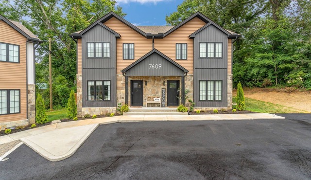 New, charming 3-bedroom townhome with all amenities in convenient location