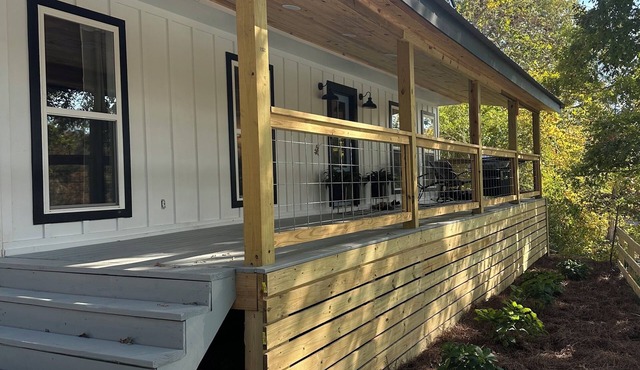 NEW Charming 3-bedroom house on Smith Lake.