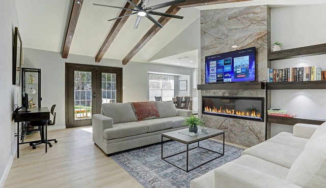 NEW Charming 3BR 2BA w/Modern Fireplace by Domain @ Q2 Stadium