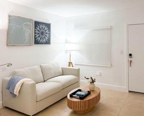 New Charming Apt Walk to Beach & Pool Key Biscayne