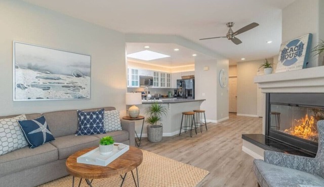 NEW Charming Beach Style Condo Steps to the Sand