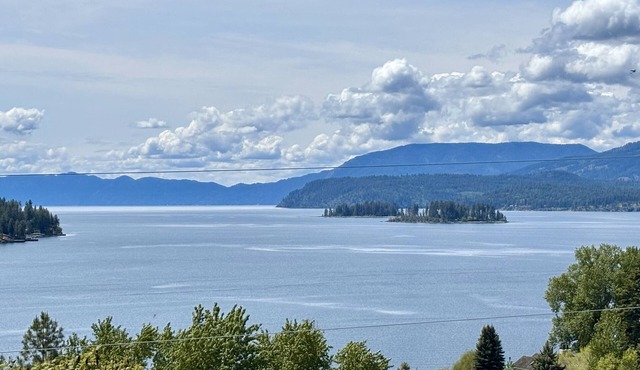 New! Charming Blue Haven Cottage with Amazing Lake Pend Oreille Views!