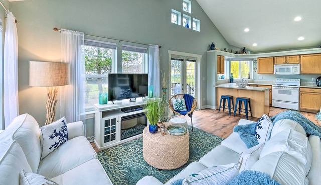 NEW! Charming Cottage w/ Deck: Steps to Birch Bay!