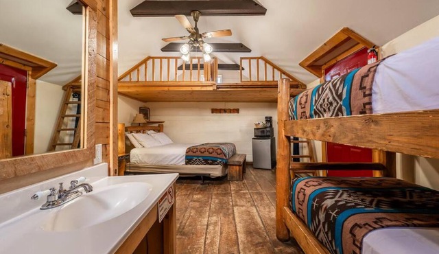 New! Charming cozy Cabin Colorado National Forest