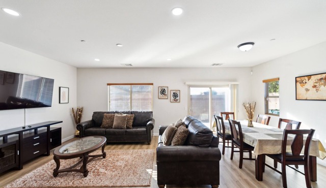 NEW! Charming Pet-Friendly Getaway in Sunny Beaumont