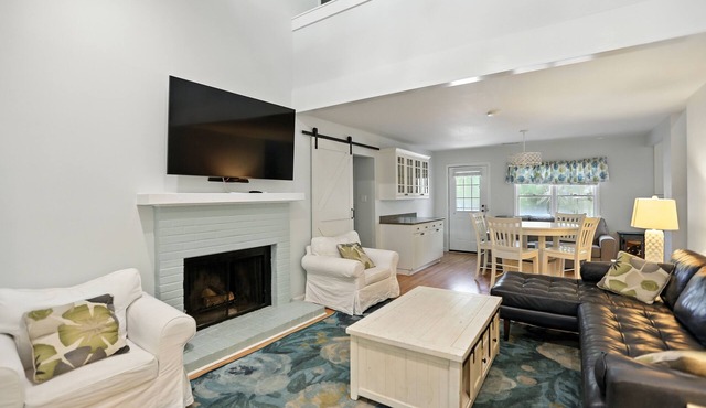 NEW! Charming Seabrook Island Retreat