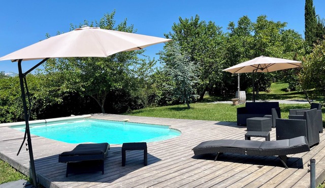 New! Charming stone house with private swimming pool in an idyllic setting