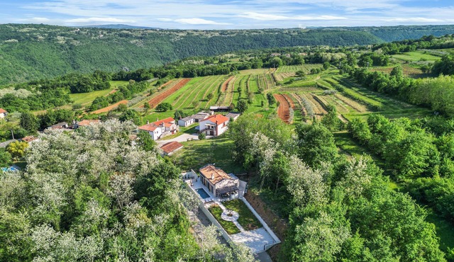 NEW Charming Villa Harmonia with Heated pool,Indoor Jacuzzi surrounded by nature