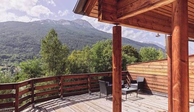 *NEW* Chez Chiara, a cosy 3 bedroom chalet for 7 guests with spectacular views