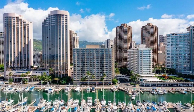 NEW Chic Oceanfront Luxury Condo