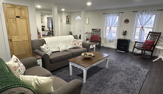 *NEW*Christmas in Cooperstown-2 KINGS! EV Charger