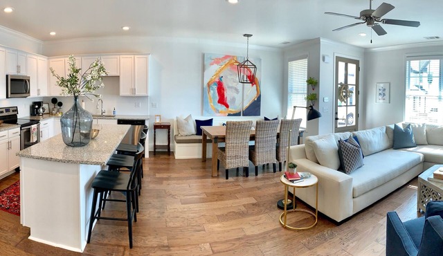 New, clean, and spacious 3 br/3 .5 ba Oxford condo!