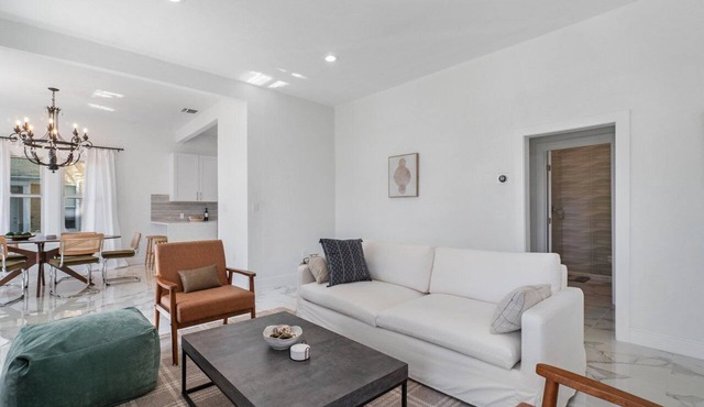 New & Clean, Great West Palm Beach Location