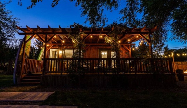 *NEW* Clean, Modern Paradise! *Walk to River/Lake*