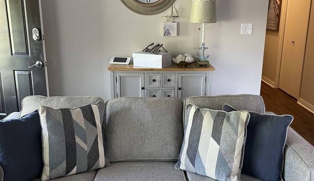 NEW! Close to Beaches! My Best Kept Secret near everything. Discounts Offered!