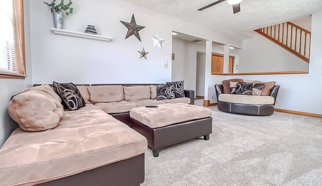 NEW* Close to Downtown | Big Backyard | 4bd 2 b
