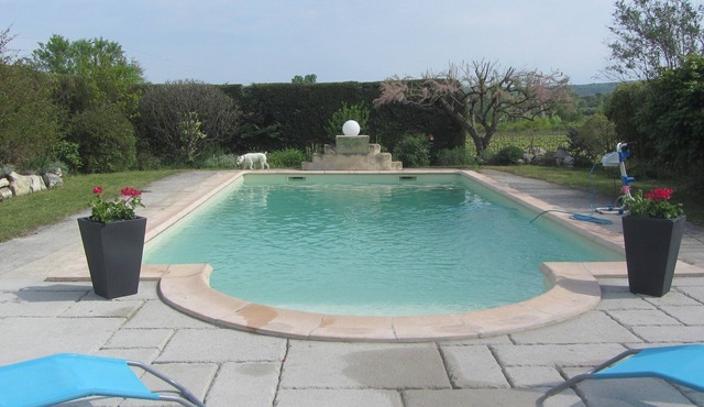 New cottage with pool. Any comfort for 4/6 people. Access handicap.