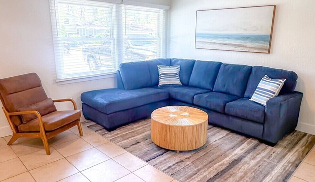 NEW Coastal Cottage - 10 Minute WALK to Lake Michigan Beach - Pet Friendly