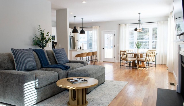 NEW Coastal Designer Escape I Private Beach + Near Newport