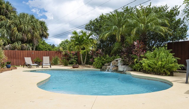 NEW-Coastal, pool home and space for your boat & RV