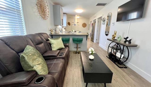 *NEW* COLA Lincoln Loft