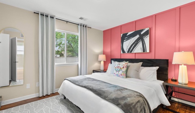 New! Comfortable 1BR Flat Near Downtown Roseville