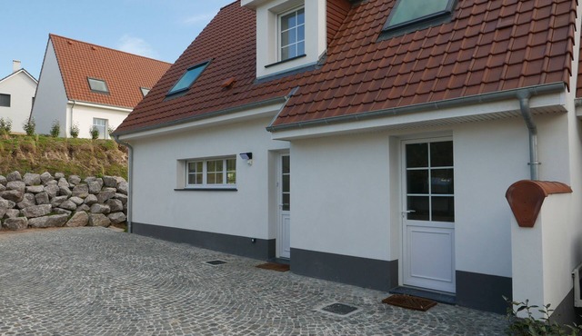 New comfortable villa, located 500 meters from the beach and close to the 2 golf courses.