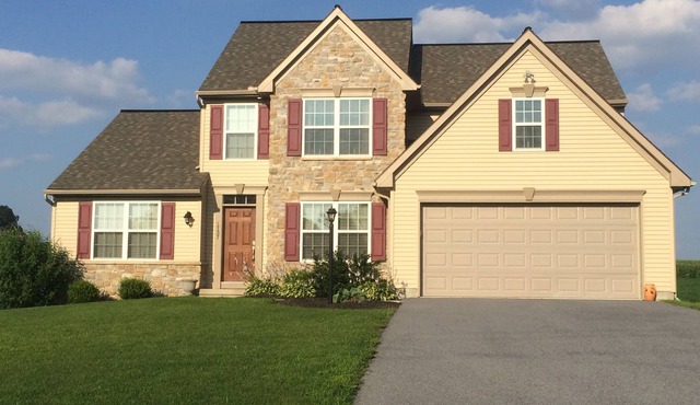 New Comfortable Home Between Lancaster-Strasburg